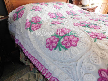 Romantic Plush Hearts White Curlicue 1950s Vintage Chenille Bedspread, FULL Size