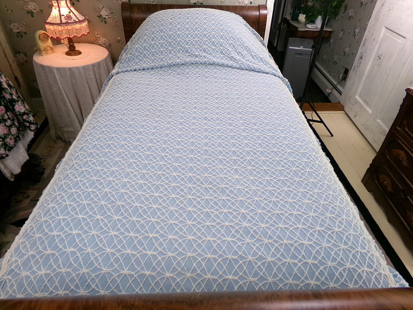 Blue & White Vintage Chenille Ruffled Bedspread, Geometric Coastal Twin Sz Bedding
