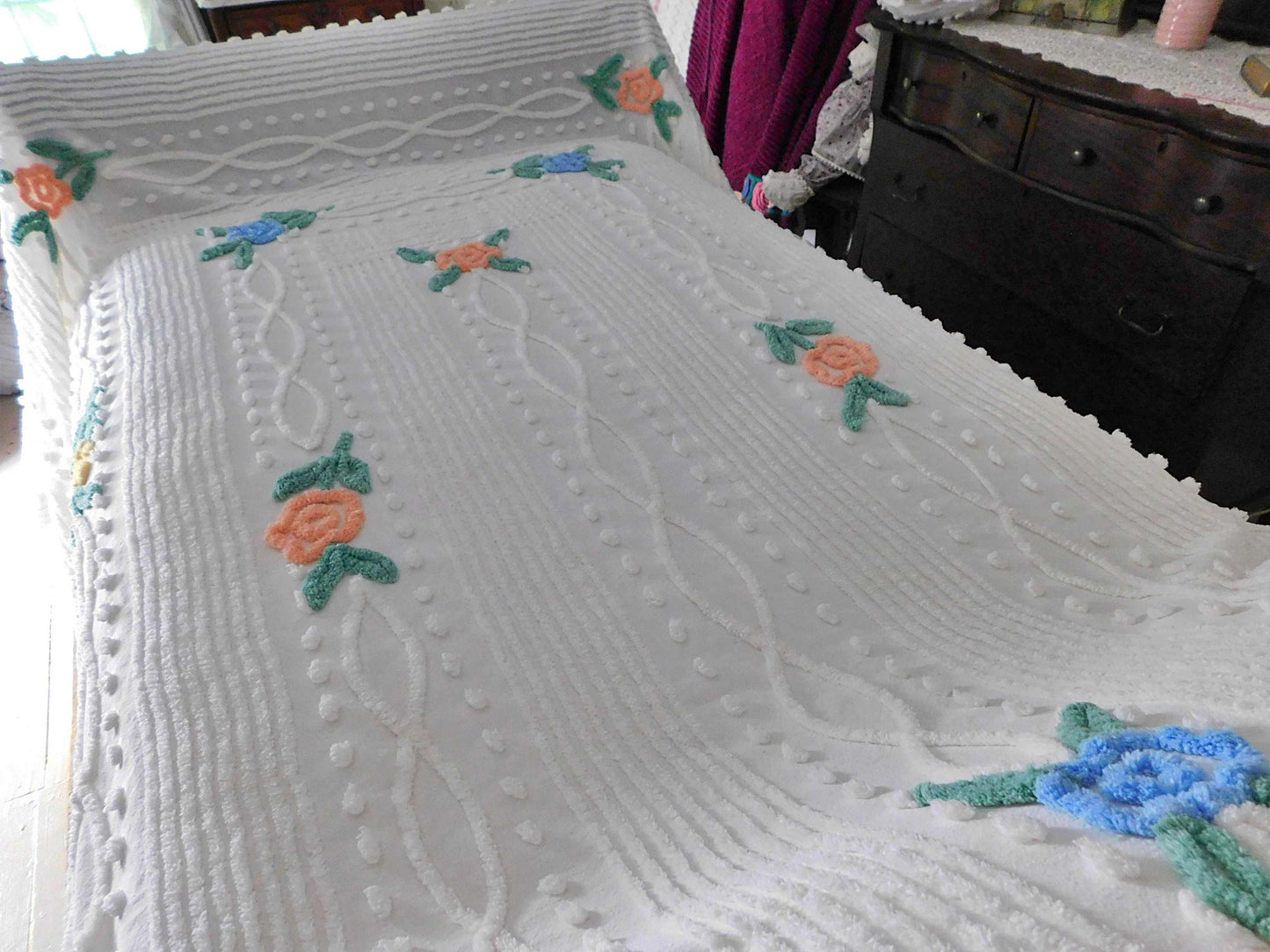 Vintage Chenille Bedspread in Simple Summer Rose Design on White Cotton, Pretty Cottage Coverlet, FULL Size