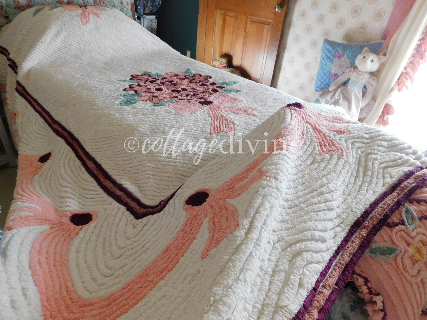 LUXURY 1940s Heirloom PLUSH Peony Rose Vintage Chenille Bedspread, Full Size, White with Bow Swags