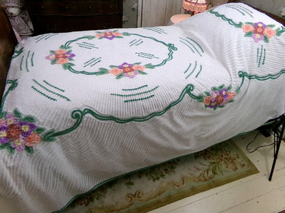Cottage Style Vintage Chenille Bedspread, White FULL Size Summer Cotton Bedding