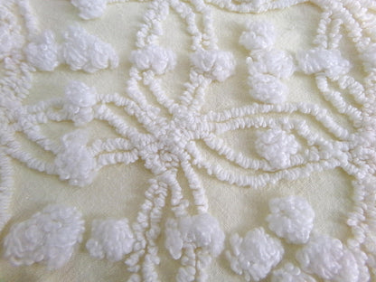 Vintage Chenille Bedspread Fabric Tufted Snowflake Starburst Bobble Design 20 x 24"