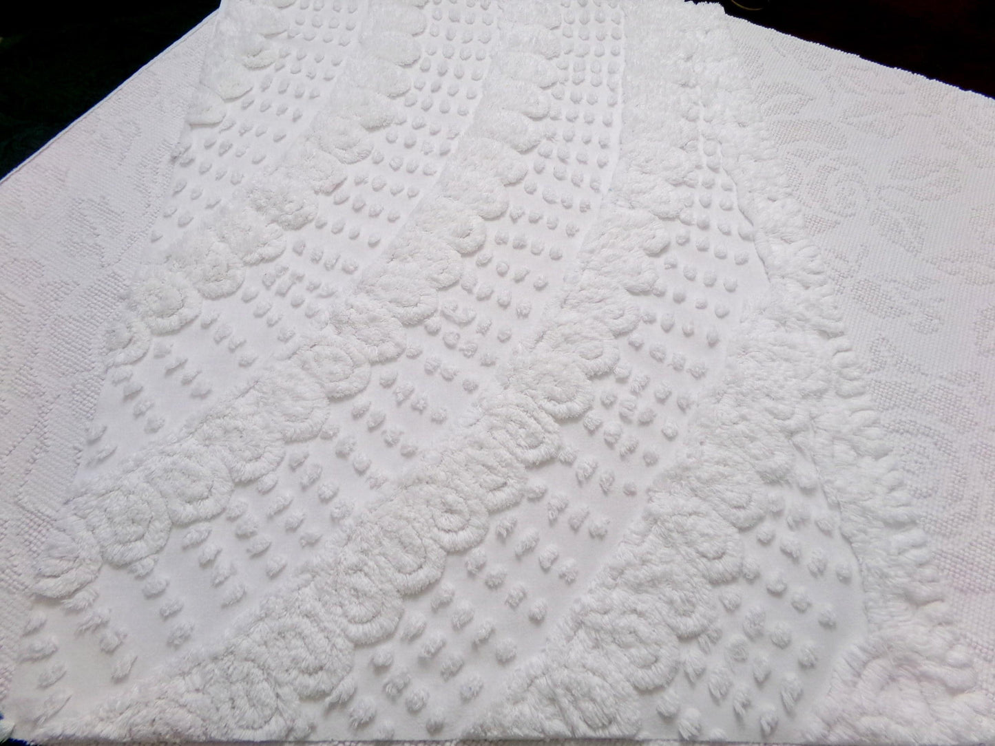 Graceful White Vintage Chenille Bedspread Fabric, Swirl Dot Sewing & Quilt Material, 20" x 27"