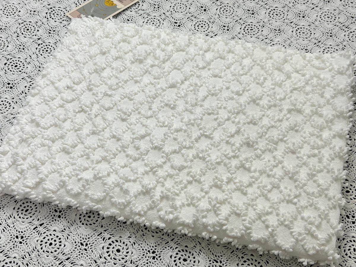 Vintage White Chenille Fabric, Chained Eternity Links, 19x25" Quilting Textile