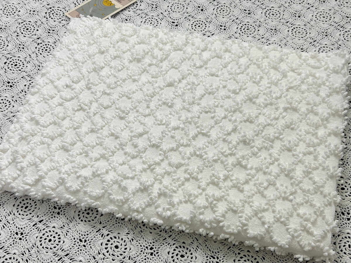 White Vintage Chenille Fabric, Eternity Link Chains, 22x34" Quilt Textile