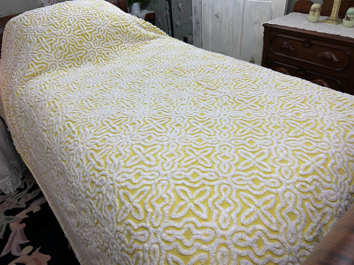 Celestial Stars Vintage Chenille Bedspread, Yellow & White Full Size Cotton