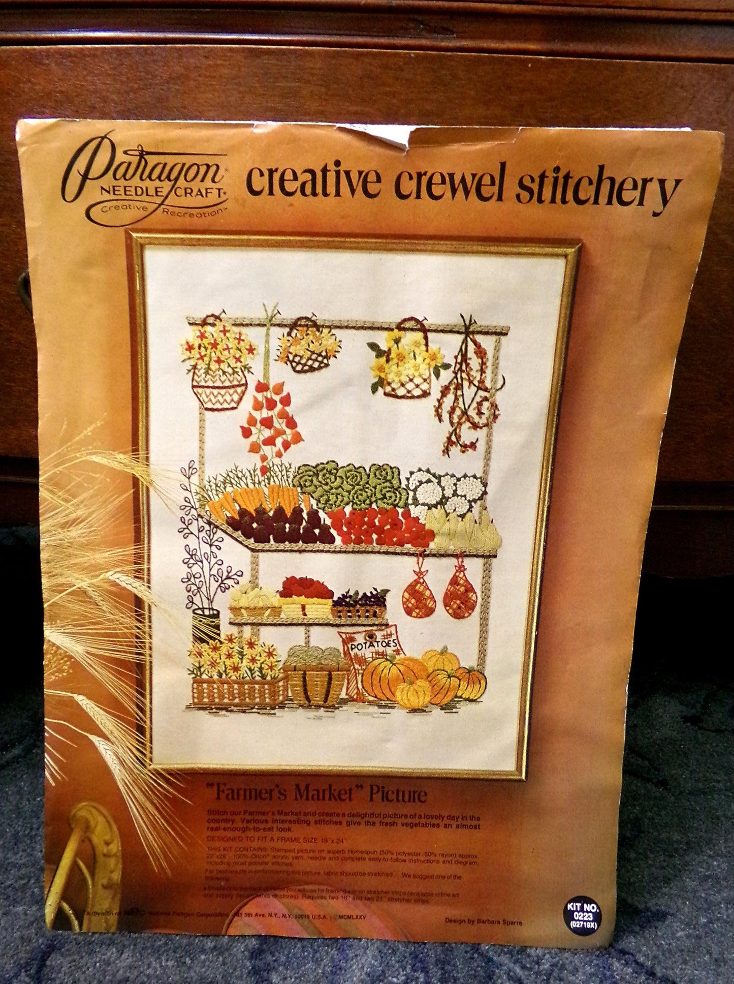 FARMER'S MARKET Vintage Crewel Embroidery Kit, Paragon Needlecraft Creative Stitchery 0223, Barbara Sparre 1970s Design