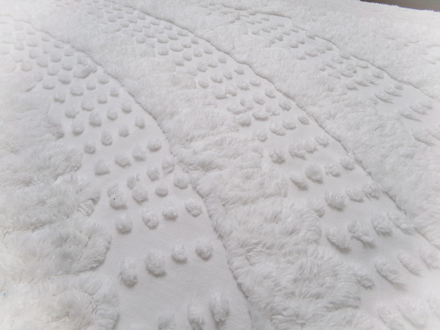 Graceful White Vintage Chenille Bedspread Fabric, Swirl Dot Sewing & Quilt Material, 20" x 27"
