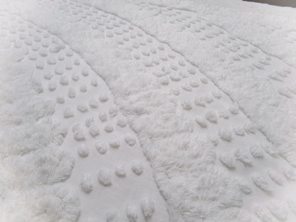 Graceful White Vintage Chenille Bedspread Fabric, Swirl Dot Sewing & Quilt Material, 20" x 27"