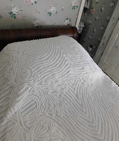 Snowy Swirls Plush White Vintage Twin Sized Chenille Bedspread