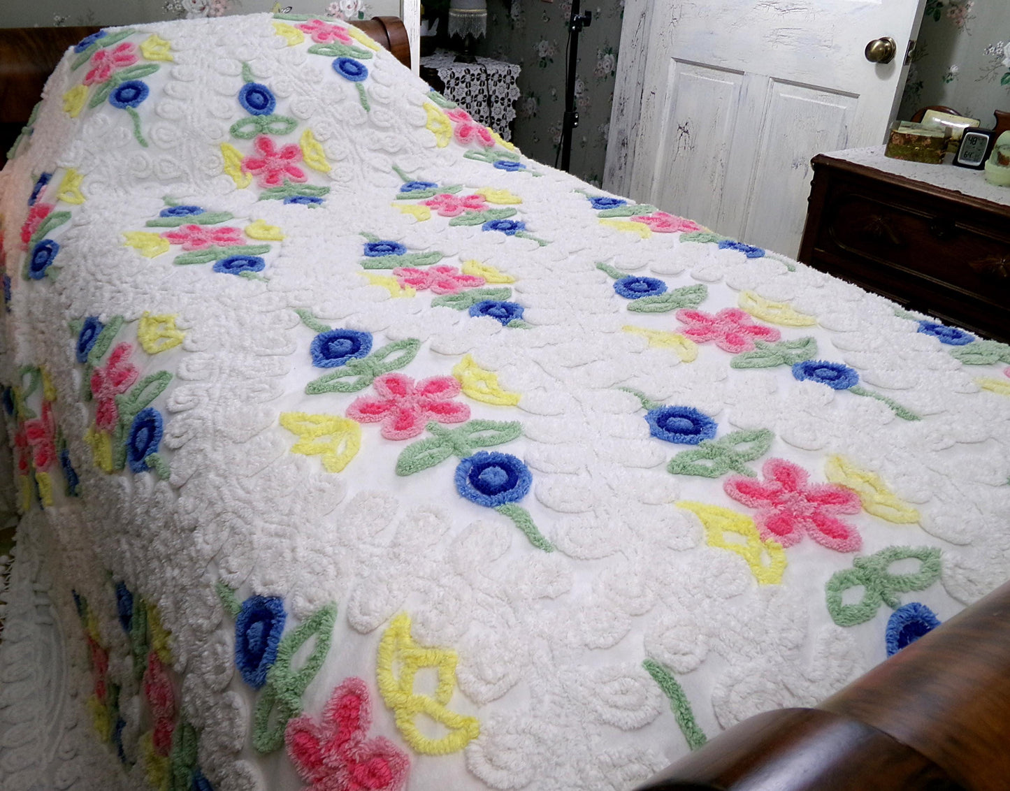 Canyon Group Vintage Chenille Bedspread, Twin Size Rainbow Wedding Cake Design