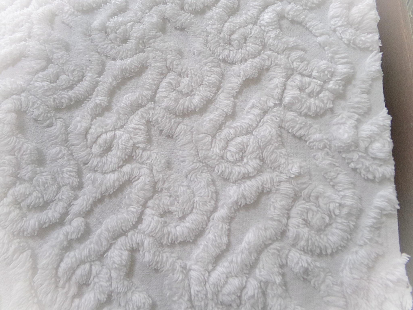 Vintage White Chenille Fabric Interlocking Infinity Eternity Symbol Pattern, 18" x 24"