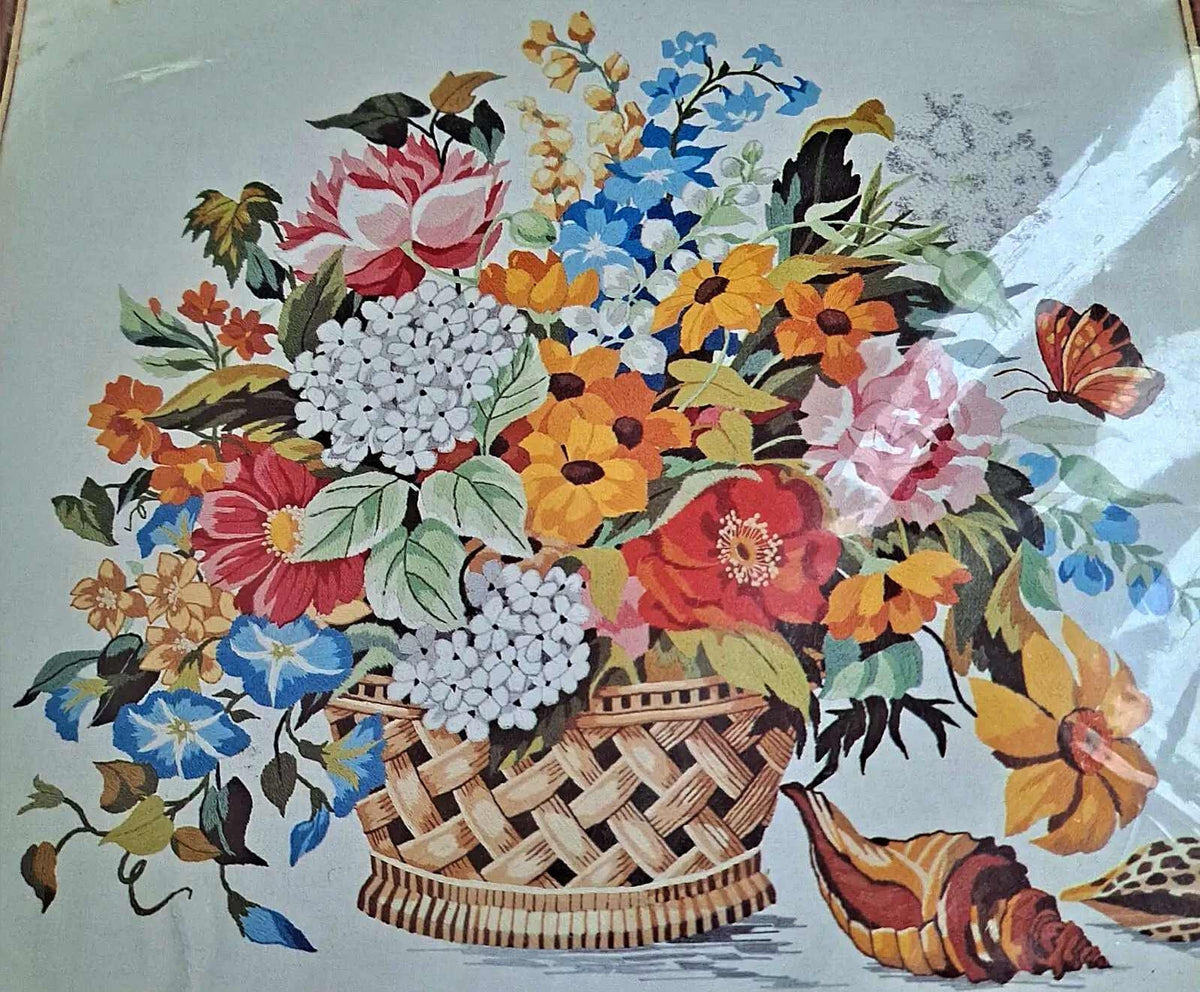 Heirloom FRAGRANCE OF SUMMER Vintage Crewel Embroidery Kit, Paragon 0602