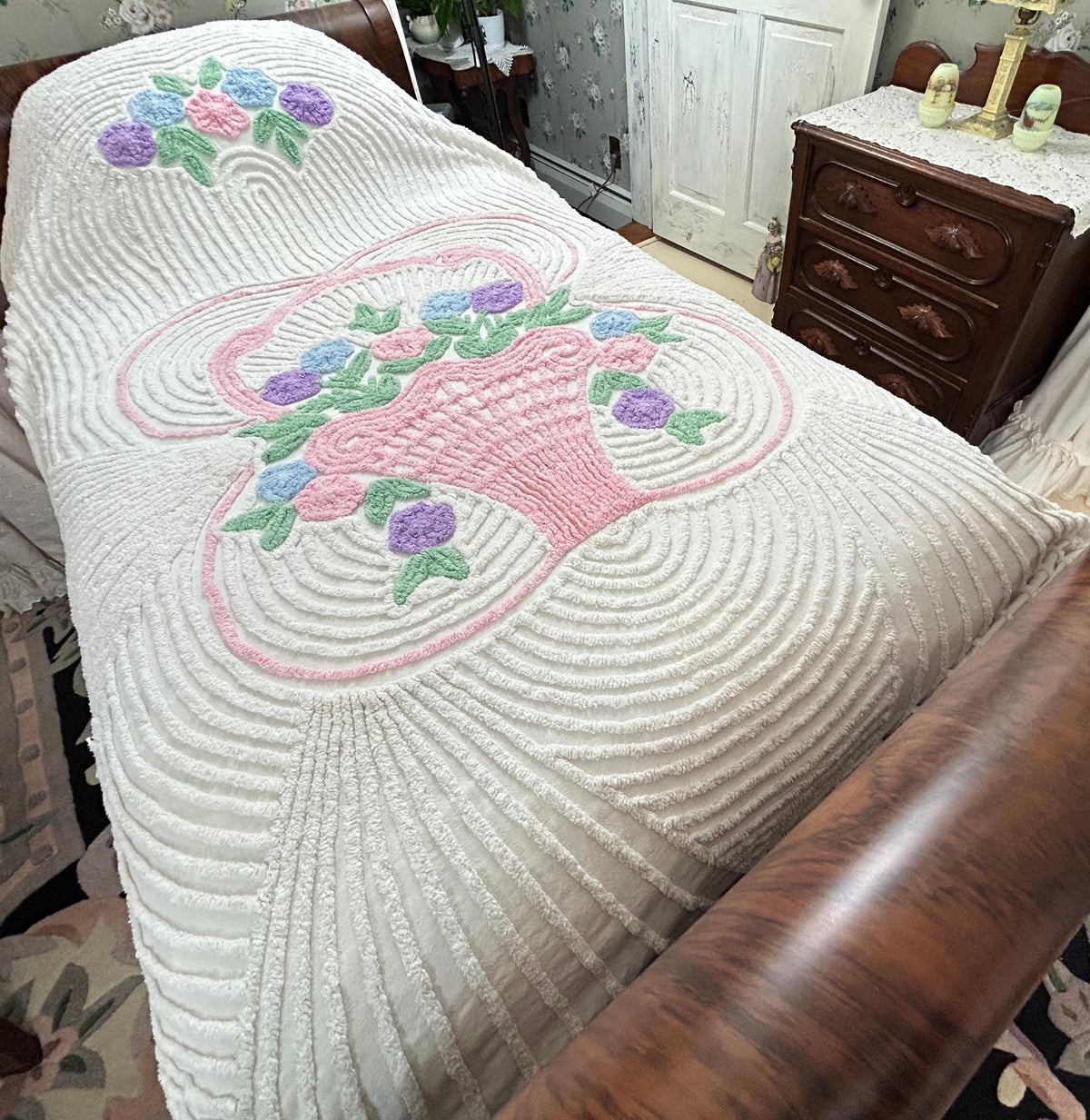 Vintage Chenille Bedspread Pink Flower Basket White Full Size Bed Cover