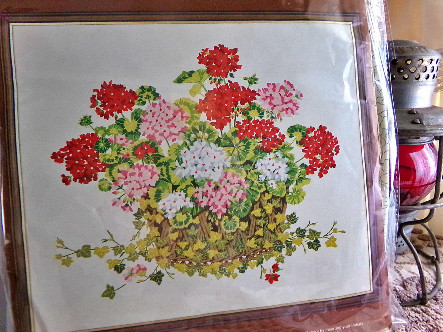 Boho GERANIUM BASKET Crewel Embroidery Kit Floral Vintage Paragon Needlecraft 0970