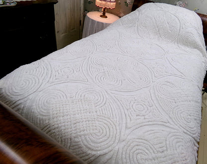simple luxury vintage heavyweight chenille bedspread: plush white swirl tufts full size cotton bedding