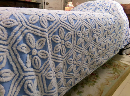 coastal blue vintage chenille bedspread, white daisies on sky blue, summer cottage full size cotton bedding