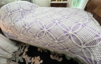 Lavender & White Vintage Chenille Bedspread Geometric Wedding Rings, TWIN Sz