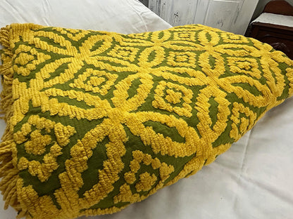 Avocado Olive Green Vintage Chenille Bedspread Boho Gold Wedding Rings, FULL Size NOS