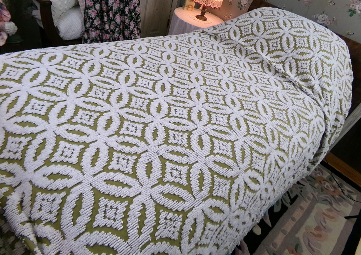 Boho Vintage Chenille Bedspread, Full Size Olive Green White Tufted Geometric Design