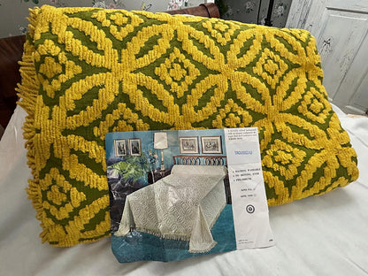 Avocado Olive Green Vintage Chenille Bedspread Boho Gold Wedding Rings, FULL Size NOS