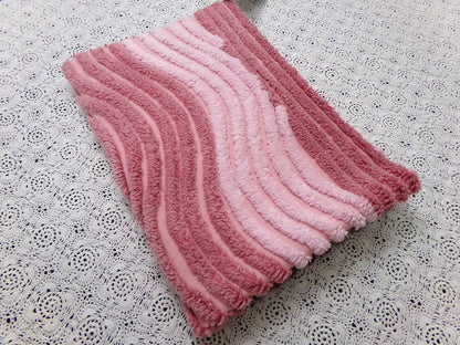 Triple Ripple Vintage Pink Chenille Bedspread Fabric Frosted Tufts 18x24" Quilt Piece