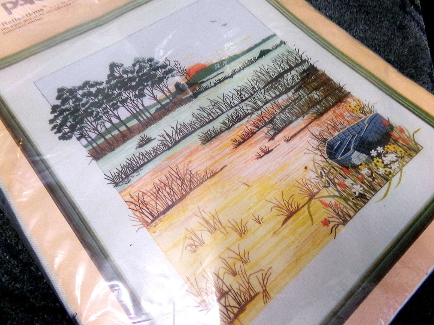 REFLECTIONS Crewel Embroidery Kit, Peaceful Sunset Scene, Vintage Paragon Needlecraft Creative Stitchery #0206