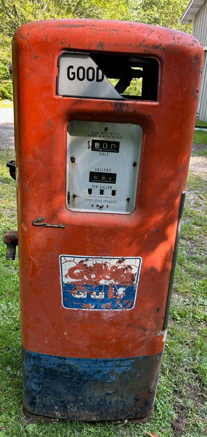 Vintage Erie Model 743 Gas Pump As-Found Barn Find Parts or Restoration LOCAL PICKUP ONLY - NO SHIPPING