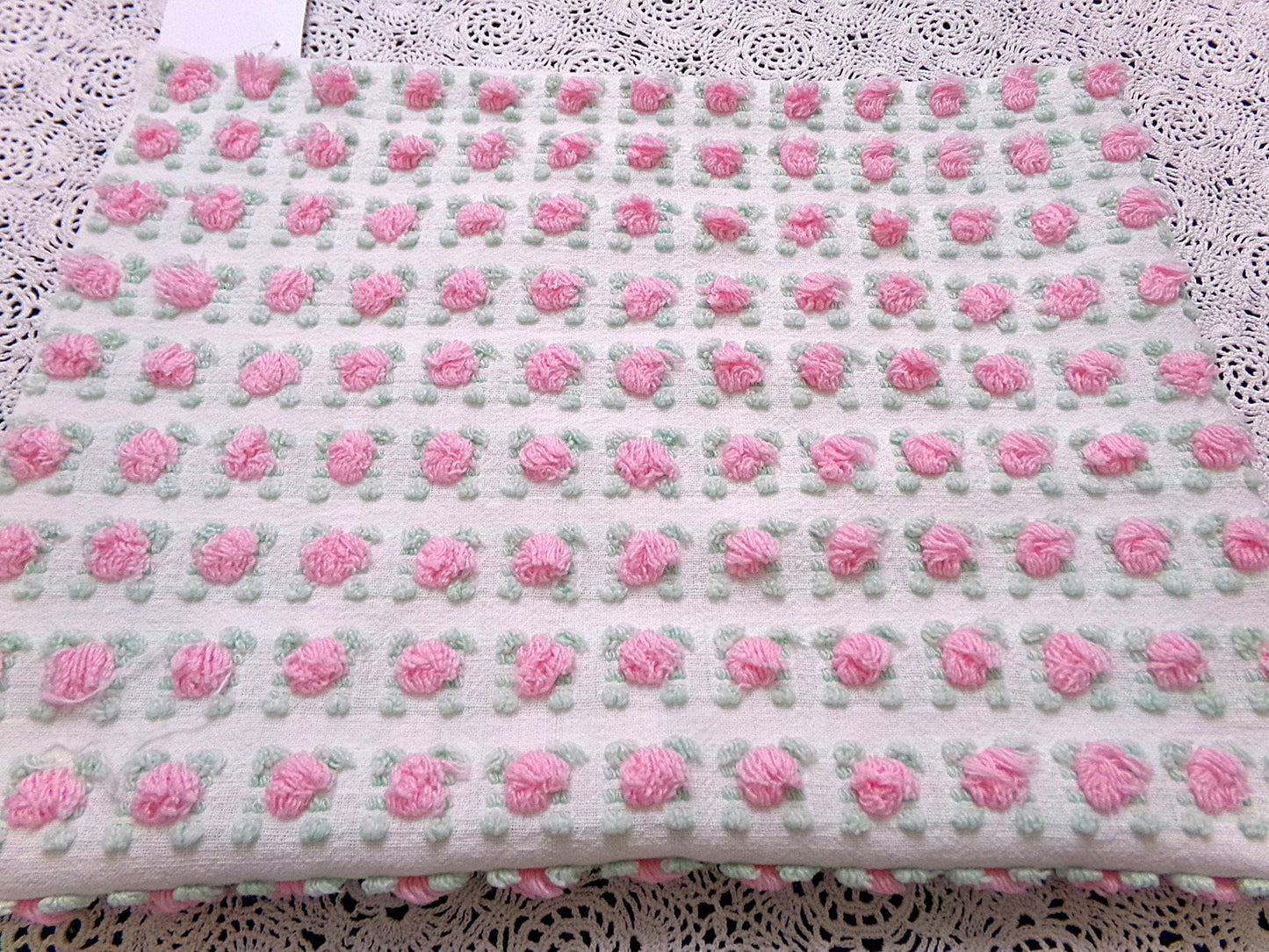Popular Pink Rosebud Vtg Chenille Bedspread Fabric Rose Quilt Material 18x24"