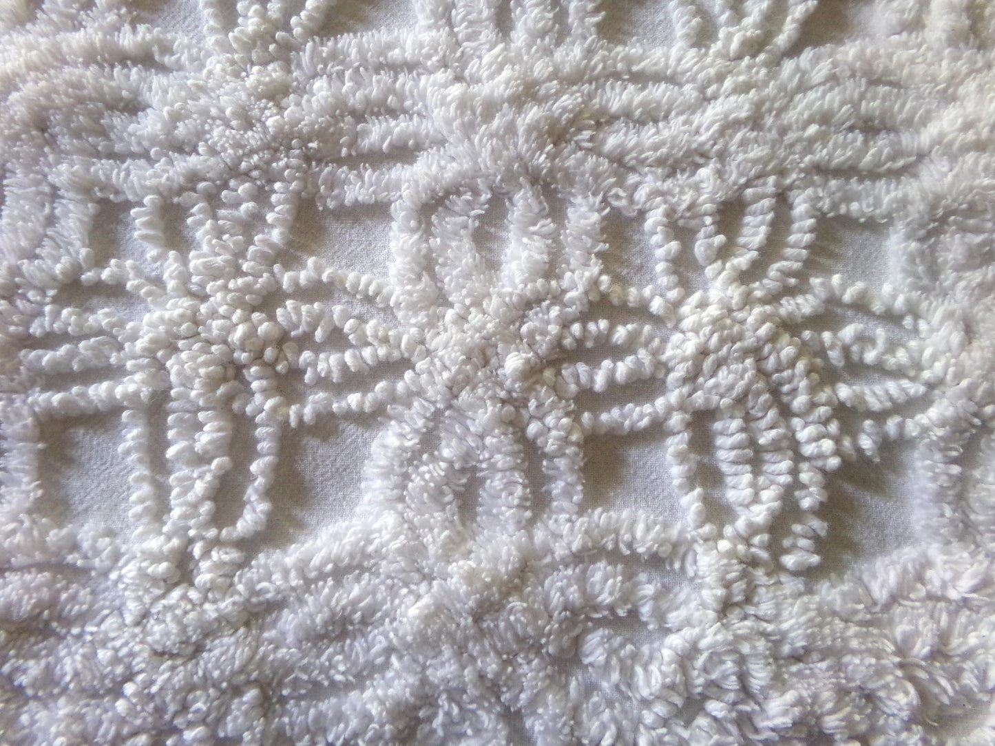 Vintage Chenille Fabric Material, 14.5" x 23" inch Piece, Elaborate Needletufting in Wedding Ring Pattern