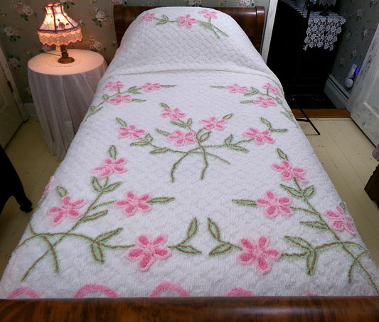 vintage white & pink chenille bedspread, climbing cottage flowers on a vine, full size cotton summer bedding w/ ruffle skirt