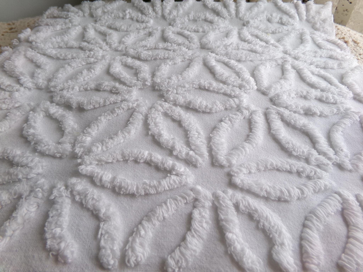 modern daisy vintage chenille fabric, versatile white quilt material, 20" x 24" inch piece for sewing, crafts & quilting