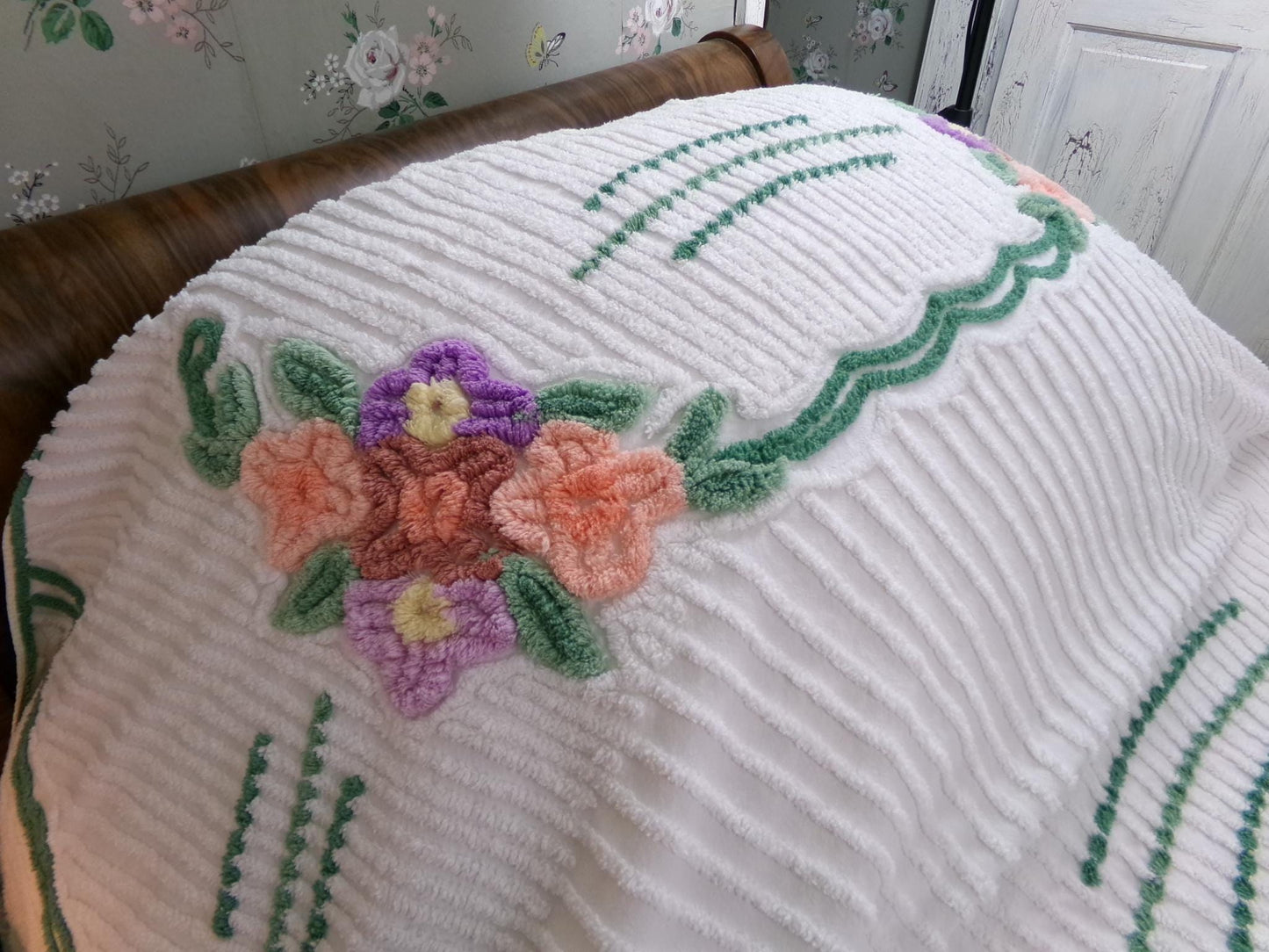 Cottage Style Vintage Chenille Bedspread, White FULL Size Summer Cotton Bedding