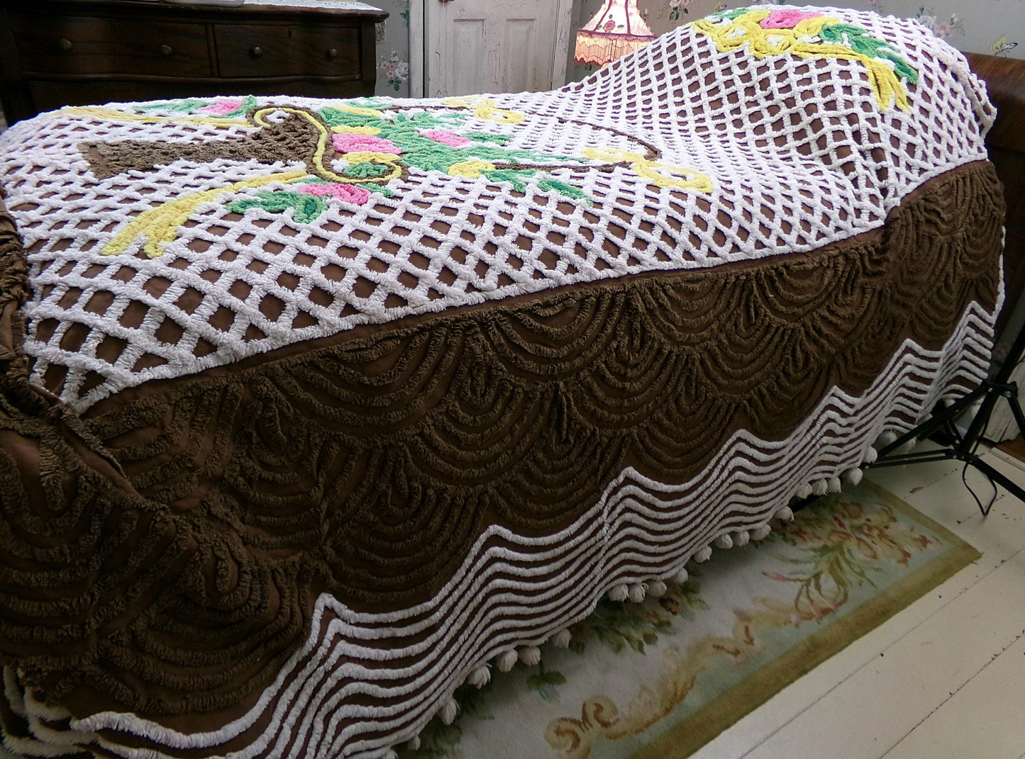Vintage Chenille Bedspread Chocolate Brown Flower Basket Scallop Pom Pom Trim Full
