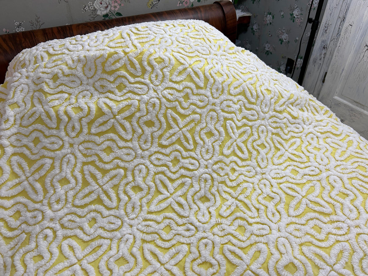 Celestial Stars Vintage Chenille Bedspread, Yellow & White Full Size Cotton