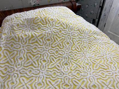 Celestial Stars Vintage Chenille Bedspread, Yellow & White Full Size Cotton
