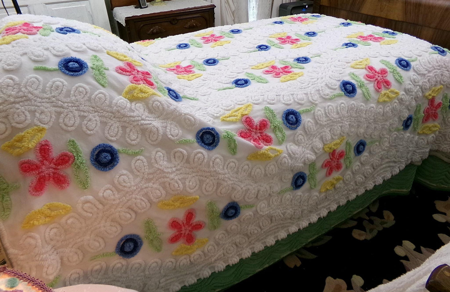 Canyon Group Vintage Chenille Bedspread, Twin Size Rainbow Wedding Cake Design