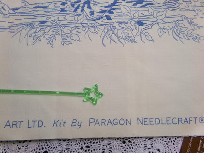Vintage SQUIRREL and FRIENDS Crewel Embroidery Kit Paragon Stitchery 0333 Giordano