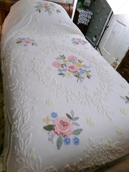so sweet shabby chic vintage chenille bedspread in summer rose florals, TWIN size chenille coverlet with lots of flowers, pom pom trim