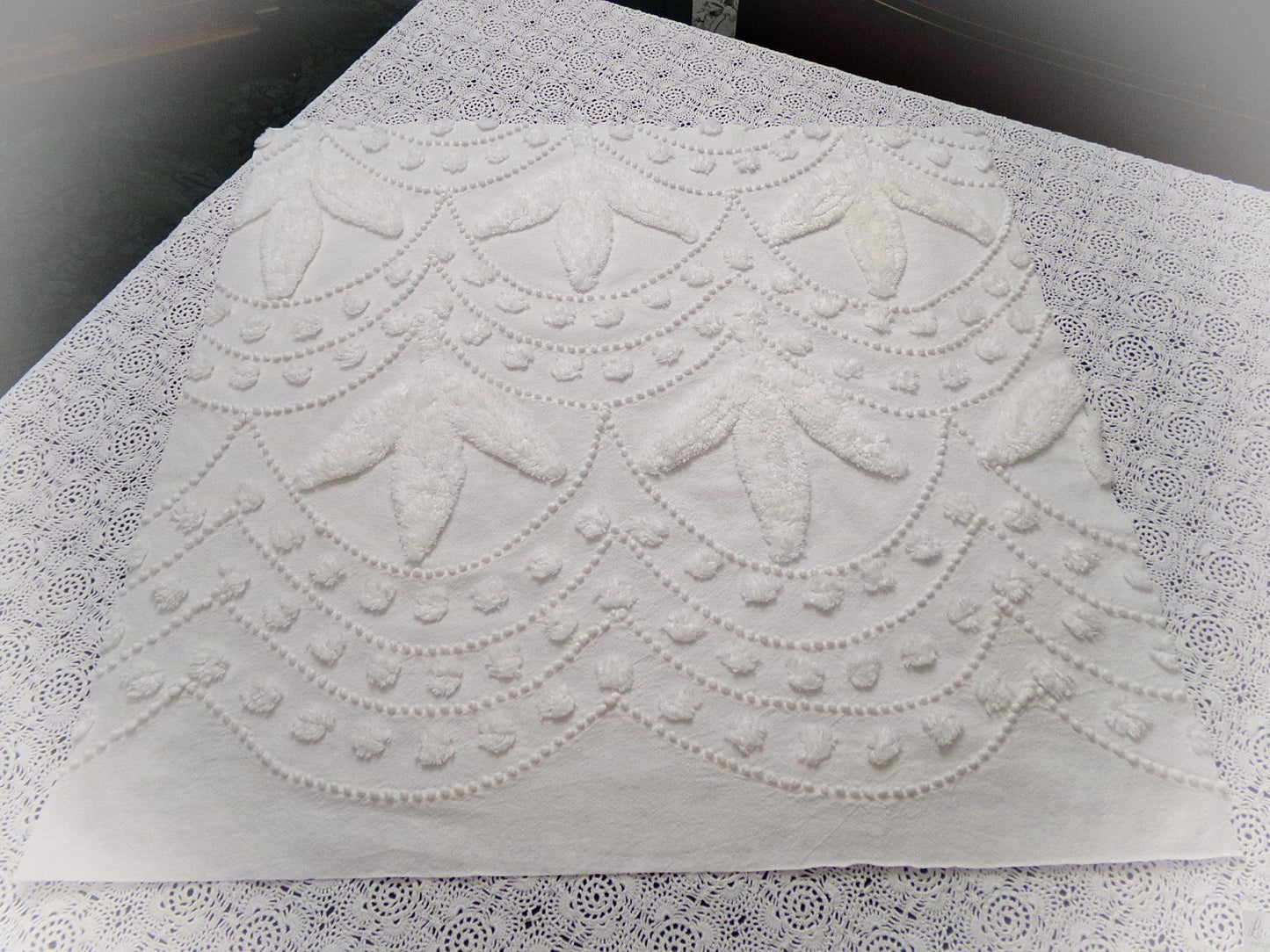 Vintage Chenille Fabric Dimensional Scallop Fan Leaf Design 22x23"