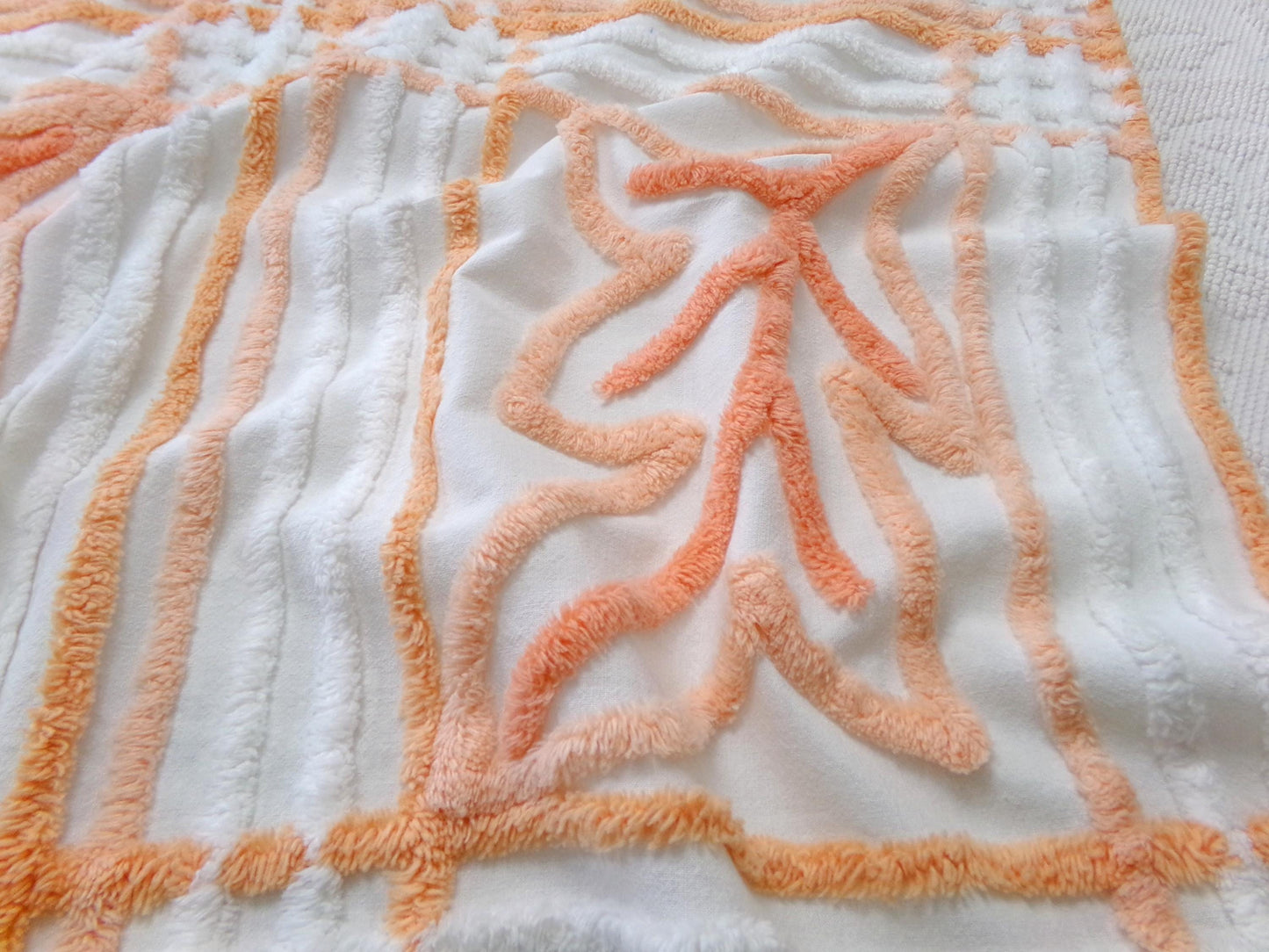 Peach White Vintage Chenille Bedspread Fabric Botanical Leaves Design 21x24"