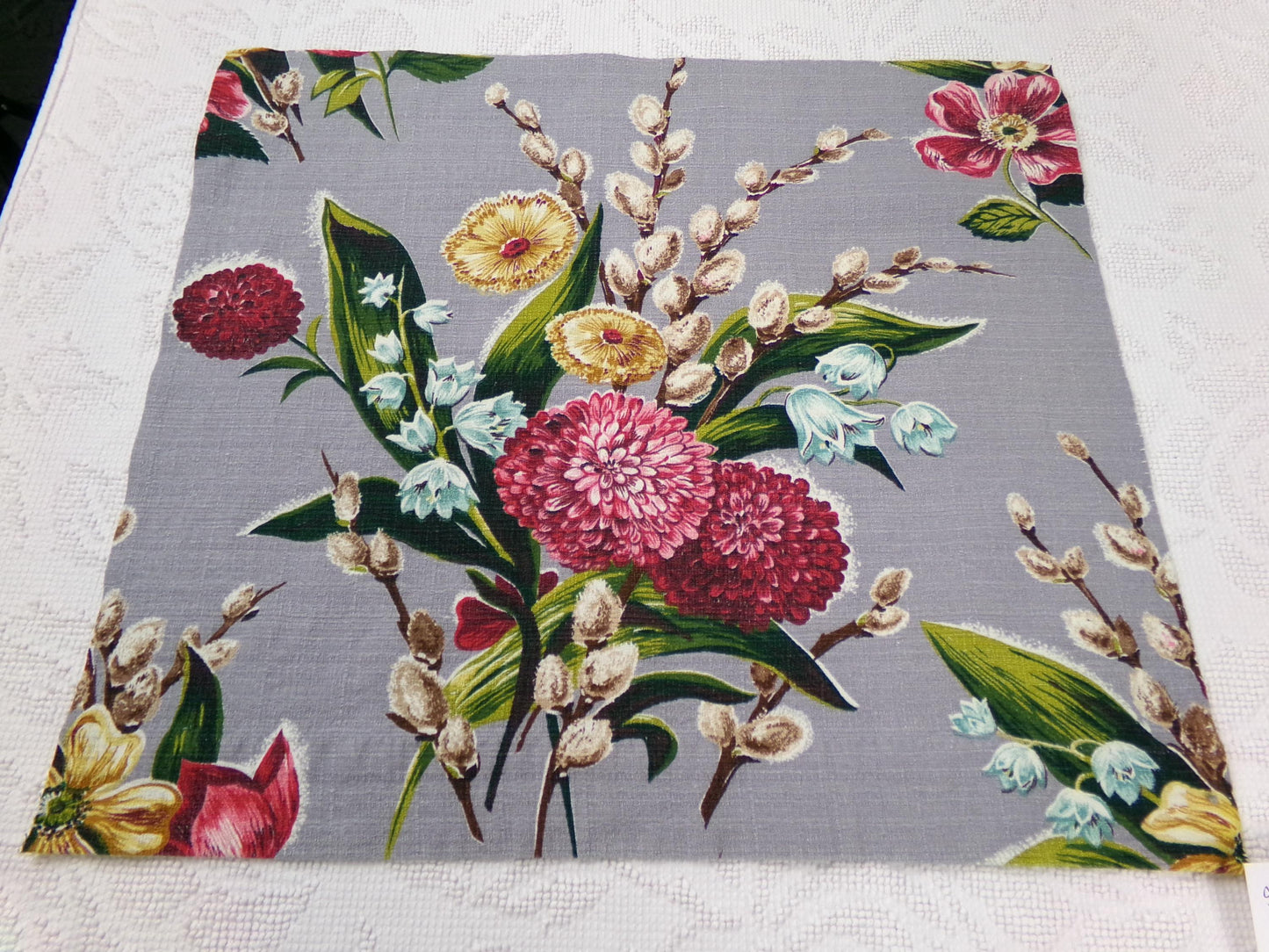 Pussy Willow Dahlia Bouquet Vintage 1940s Barkcloth Fabric Botanical Floral 21" x 19" Piece