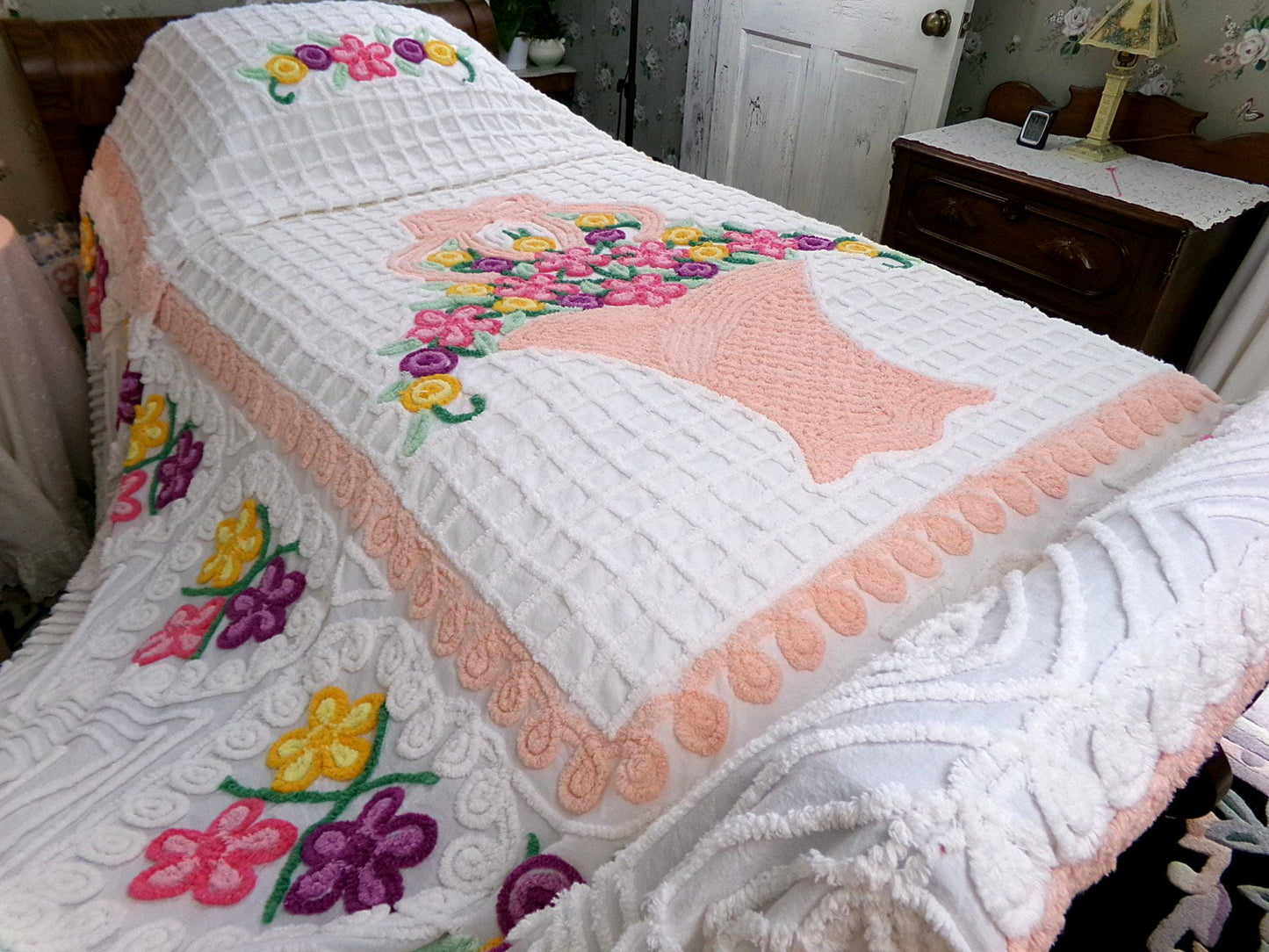Basket of Happiness Vintage Chenille Bedspread Cheerful Cottage Hearts, Full Size