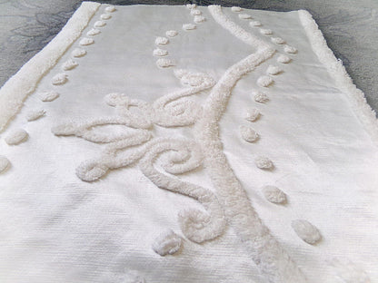 Tufted White Satin Vintage Chenille Bedspread Fabric, Shabby Romantic 19x24"
