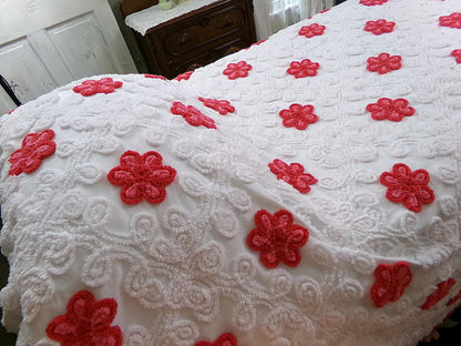 Strawberries in Snow Vintage Chenille Bedspread, Red Rose White Full Size Bedding