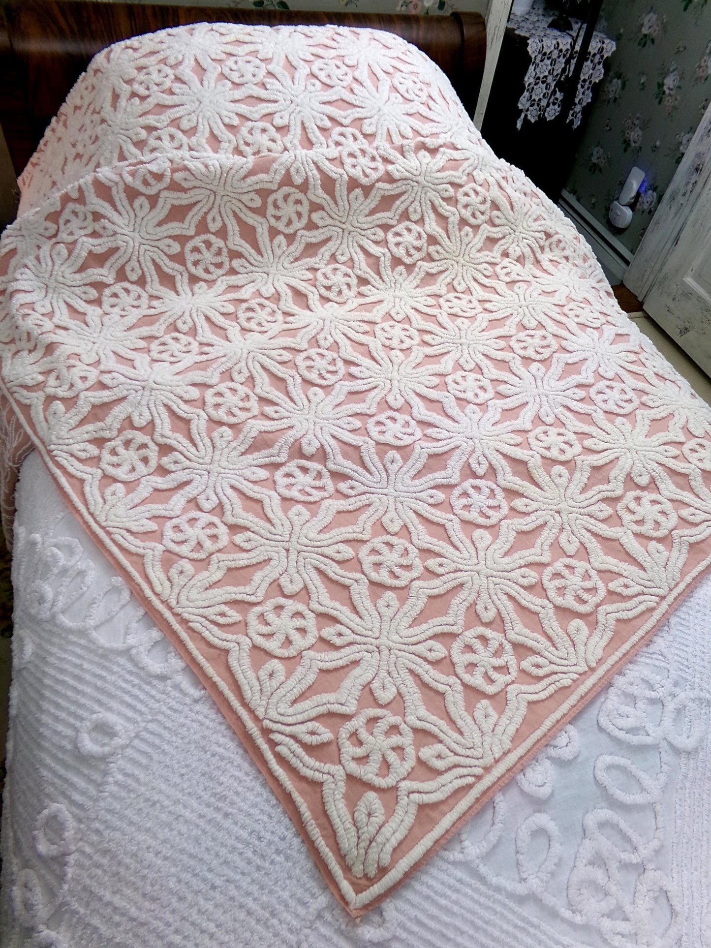 Chenille Bedspread Full Size Fairytale Snowflake Pinwheel Tufts, Feminine Vintage Cotton Bedding