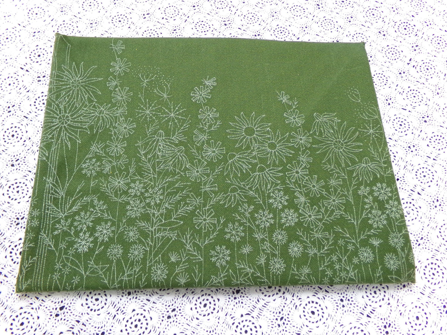 WILD and BEAUTIFUL Vintage Crewel Stitchery Kit, Paragon Needlecraft 0544