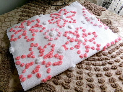 Vintage Pink White Chenille Fabric 4-Block Geometric Floral Sampler 18" x 23" Panel