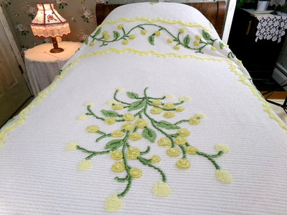 spring forsythia yellow farmhouse chenille bedspread, vintage full size bedding, lovely berry spring & trailing ivy design on white cotton