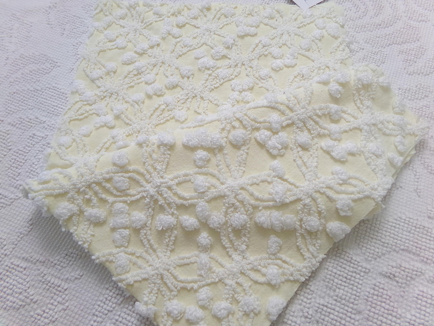 Vintage Chenille Bedspread Fabric Tufted Snowflake Starburst Bobble Design 20 x 24"